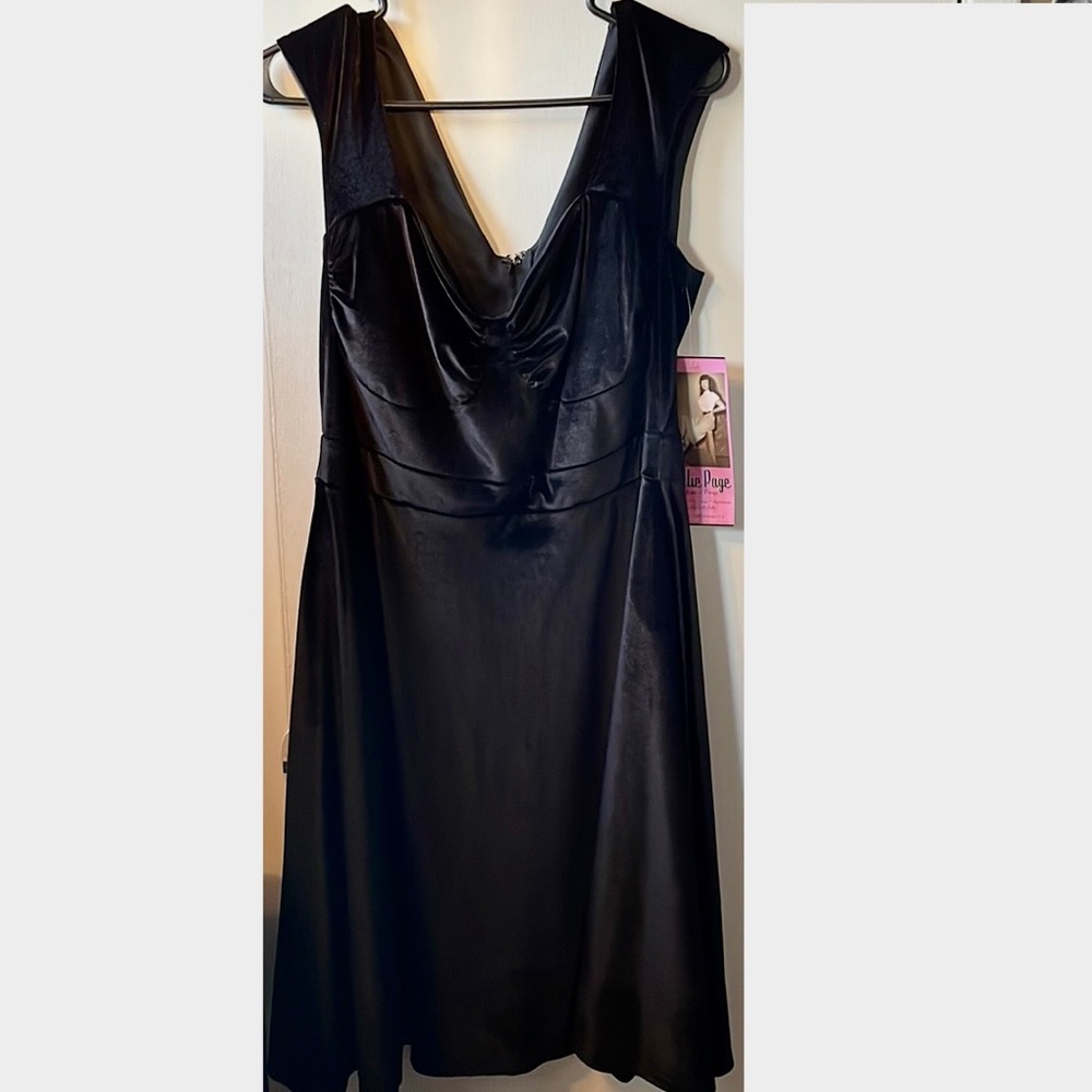 Bettie Page Black Bettie on holiday dress